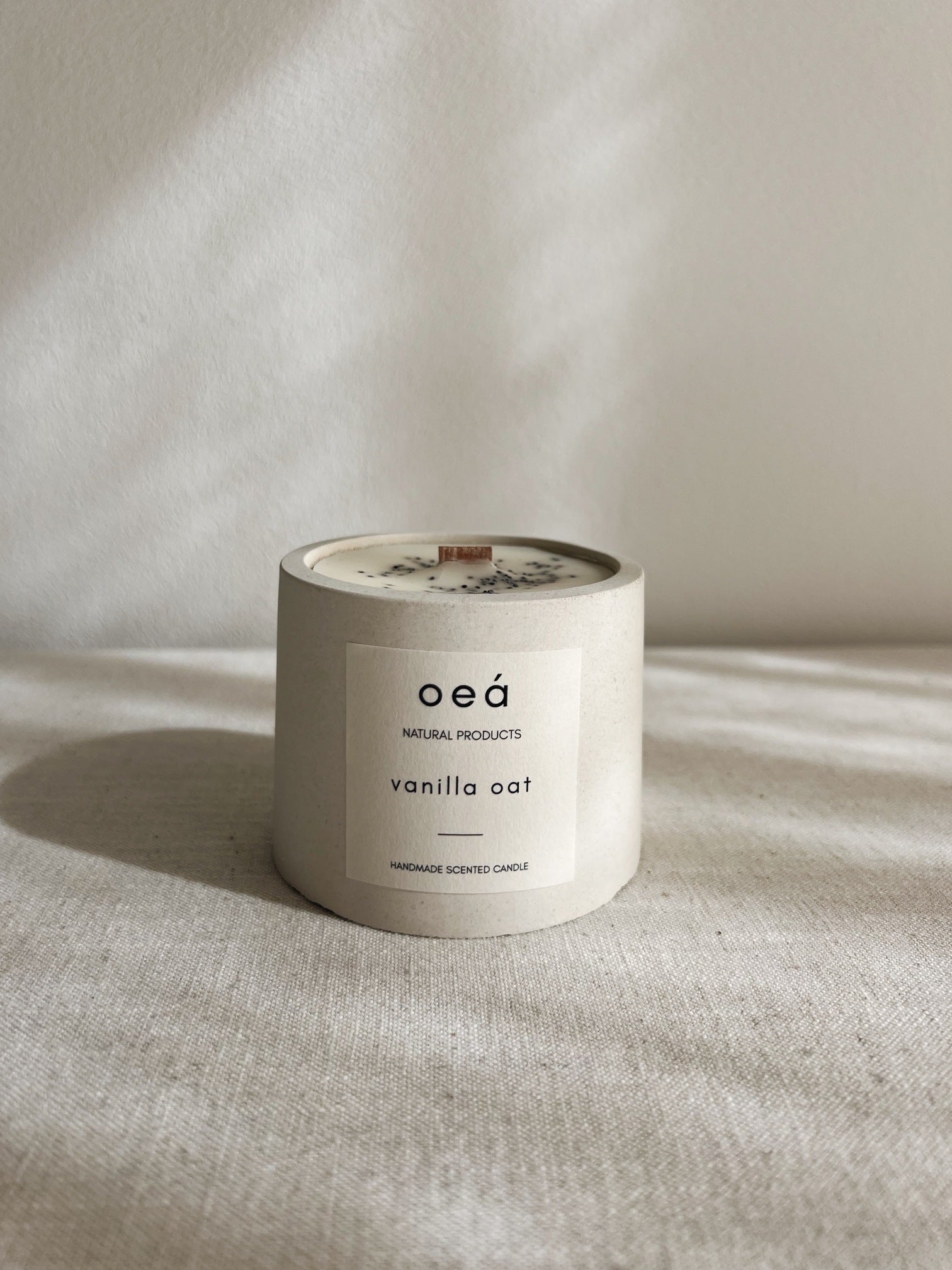 Candle 'vanilla oat' with vanilla and orange scent (125g)