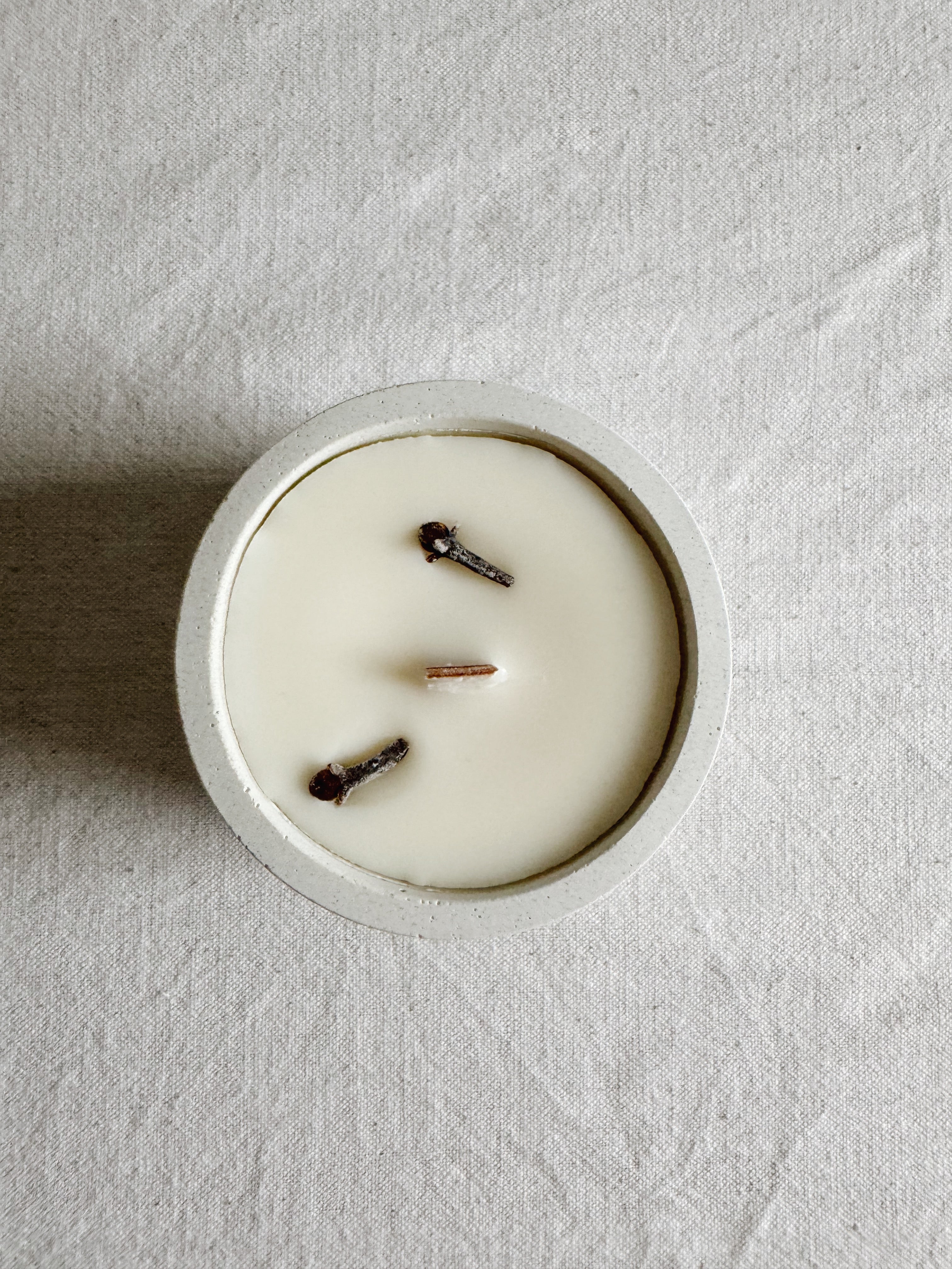 Candle Special Edition 'cozy winter' with orange, cinnamon and clove essential oil (125g)