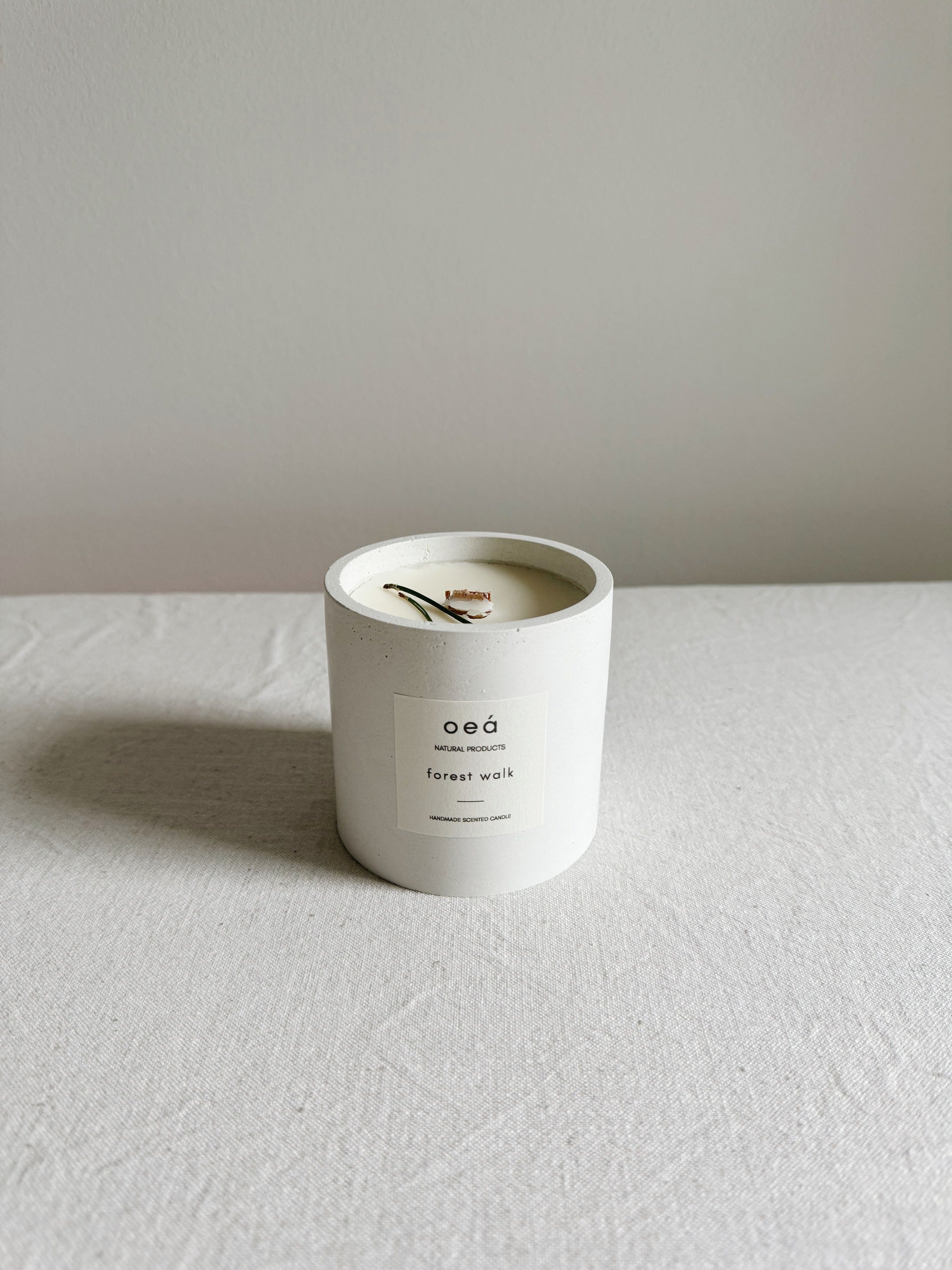 Candle 'forest walk' with spruce and eucalyptus essential oil (240g)