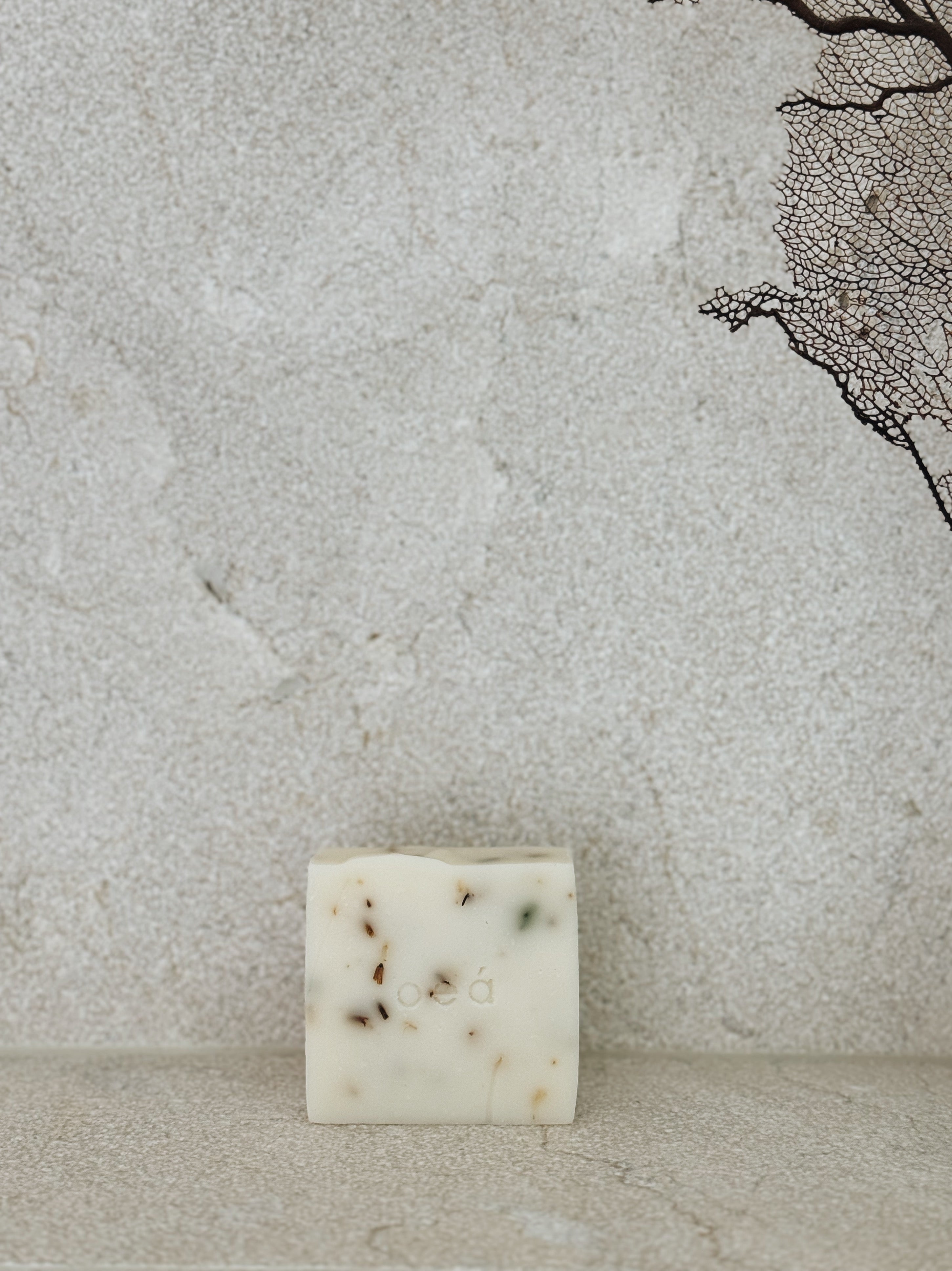 Naturseife 'lavender' mit Lavendelhydrolat und ätherischem Lavendelöl