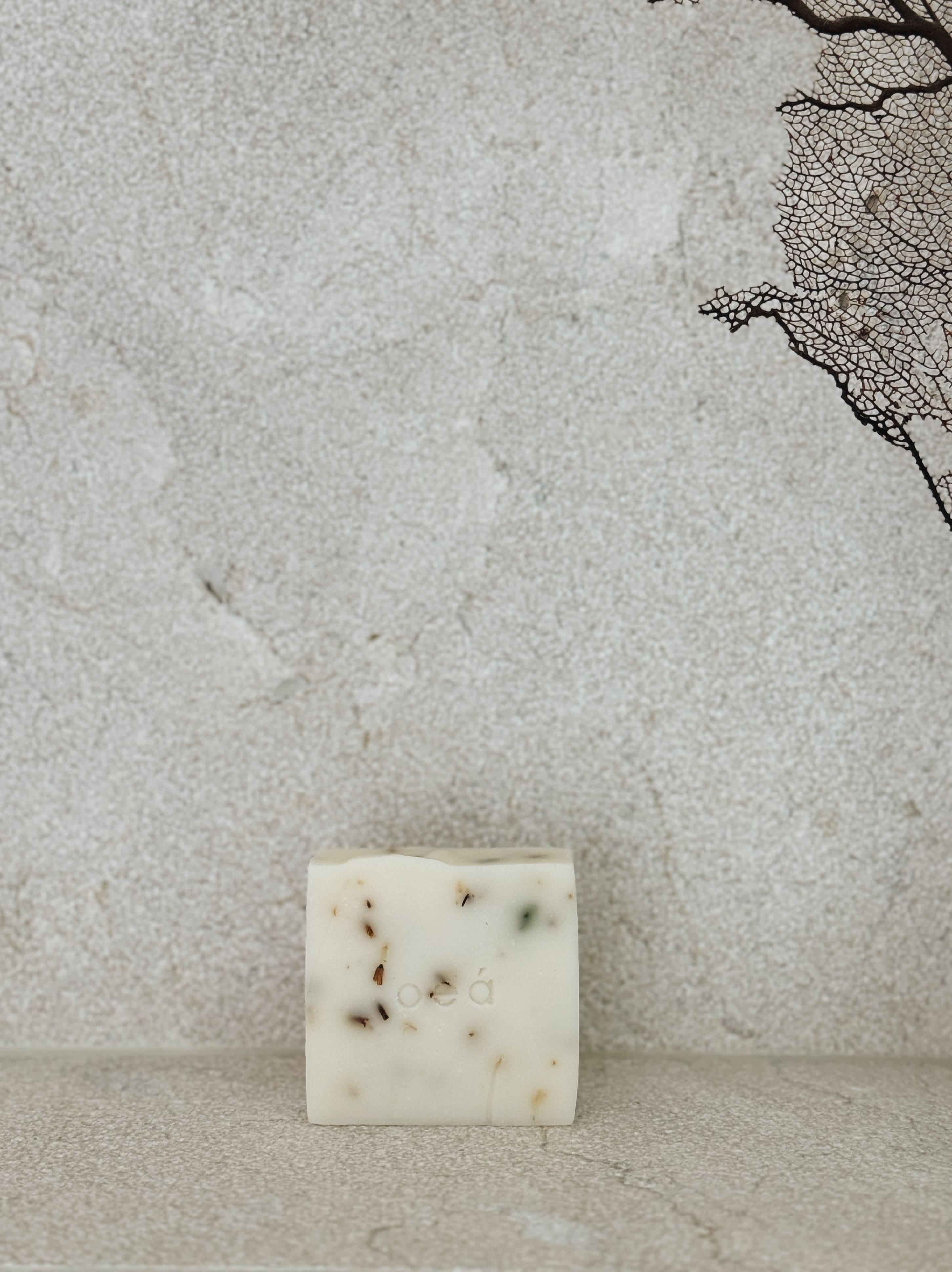 Naturseife 'lavender' mit Lavendelhydrolat und ätherischem Lavendelöl