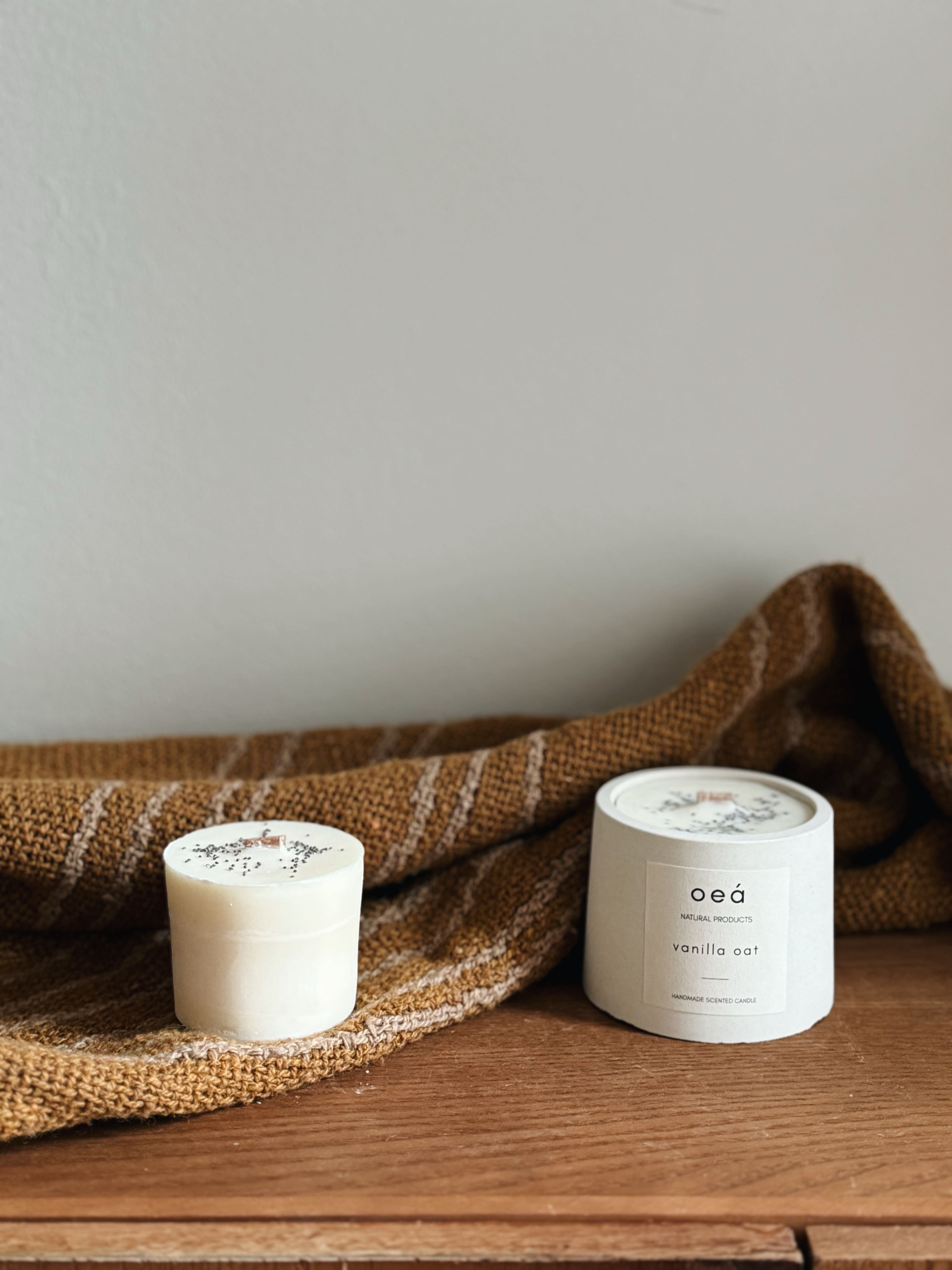 Candle 'vanilla oat' with vanilla and orange scent (125g)