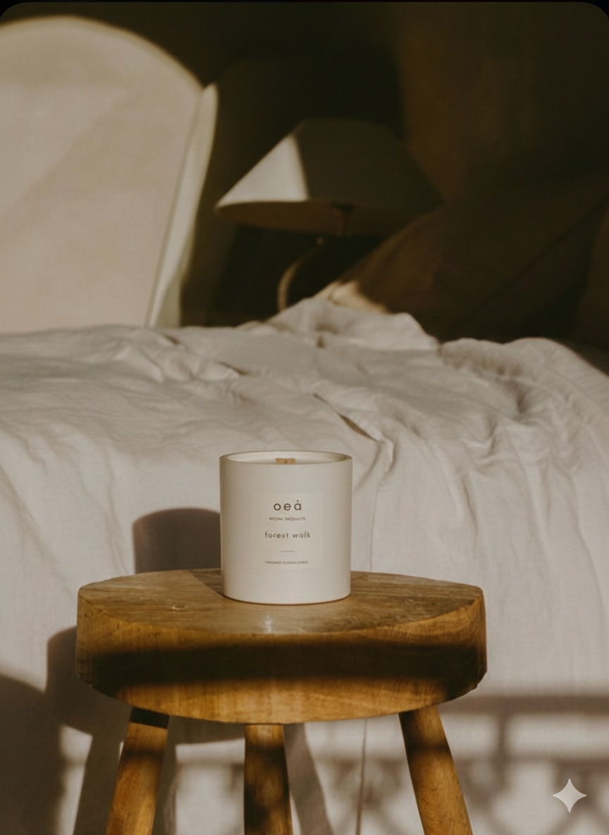 Duftkerze 'Forest Walk' – mit ätherischem Fichtennadel- & Eukalyptusöl, Soja- & Rapswachs (240g)