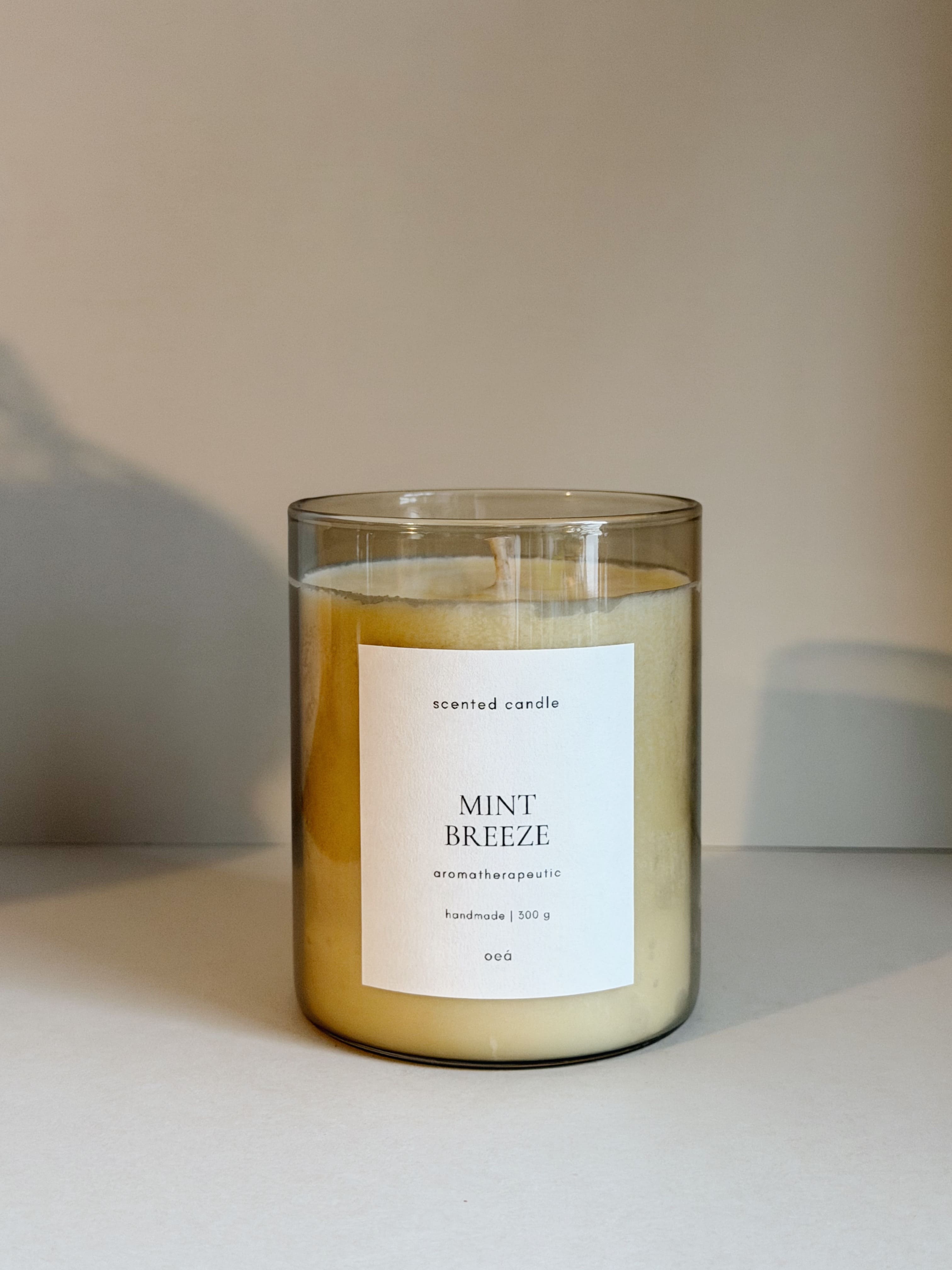 Duftkerze im Braunglas mit Baumwolldocht, 300g, handgegossen aus Soja- und Rapswachs