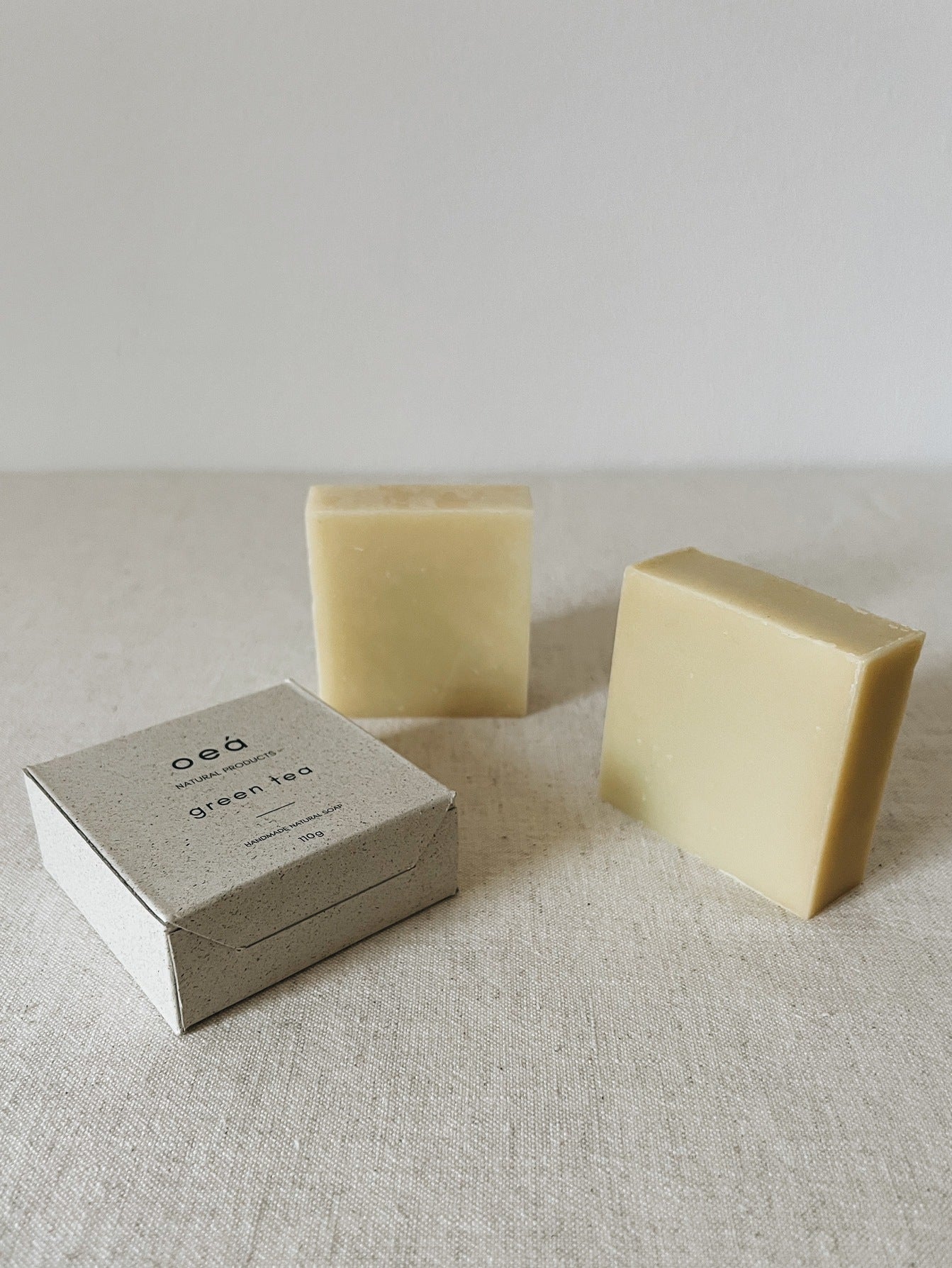 Natural soap 'bare' with organic oils and without additives