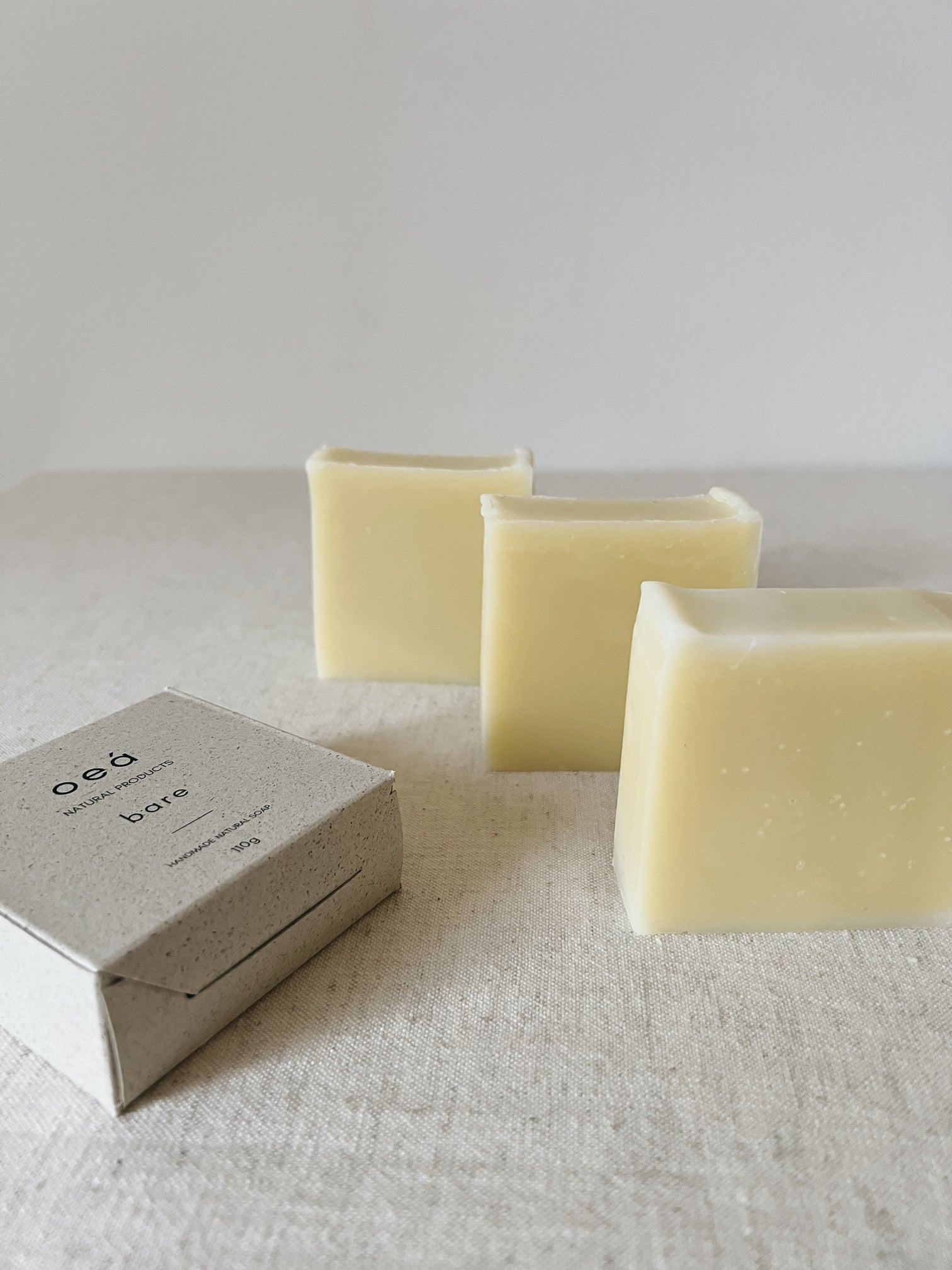 Natural soap 'bare' with organic oils and without additives